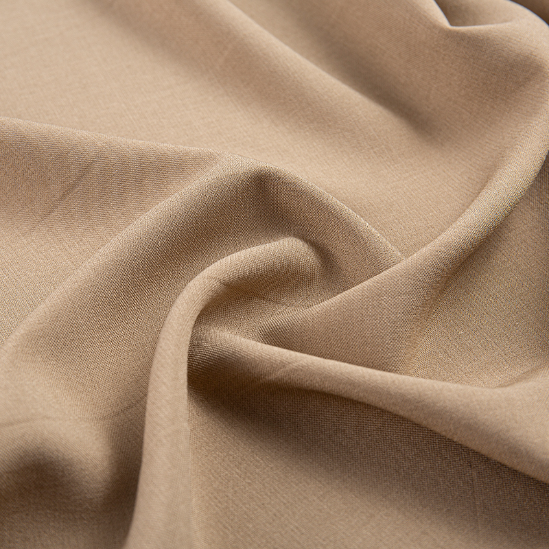 DS675 221GSM Imitation acétate Lelis 2/2 tissu Polyester sergé marron clair pour vêtements et pantalons décontractés d'affaires