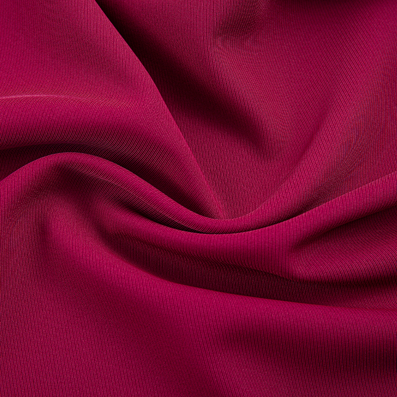 DS382 rouge 272GSM Tissu sergé à filament mat terne, polyester extensible sur quatre côtés, drapé doux pour la peau, infroissable et résistant à l'usure